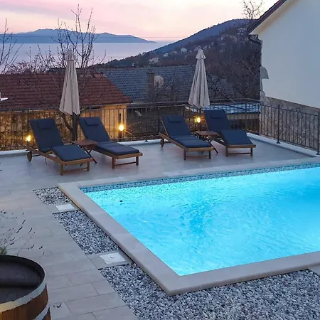 Pet Friendly In Poljane