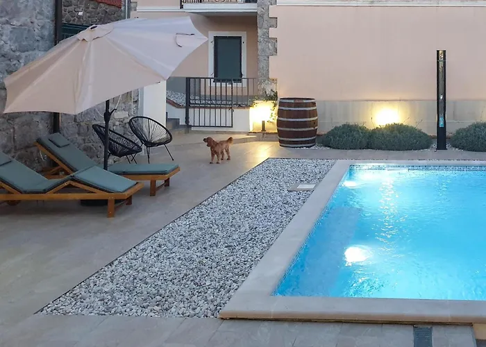 بيت للعطل Pet Friendly In Poljane