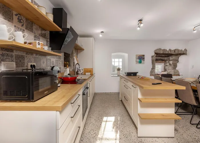 بيت للعطل Pet Friendly In Poljane