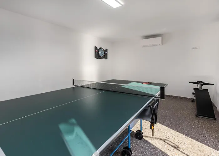 بيت للعطل Pet Friendly In *